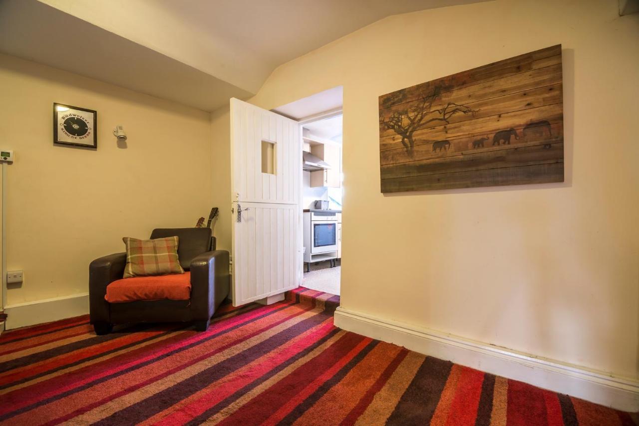 Manorbier Castle Inn Sunset Room ภายนอก รูปภาพ