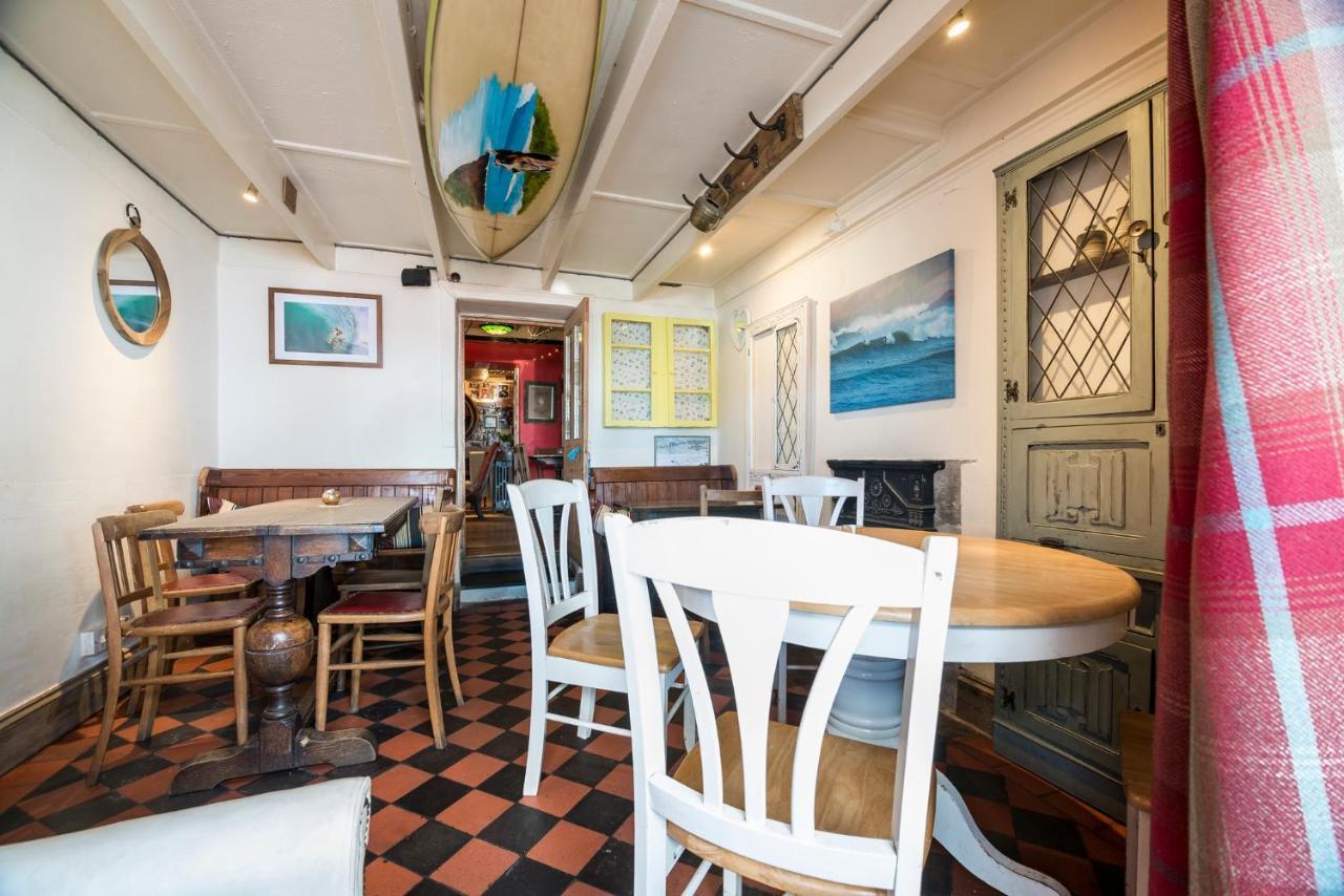 Manorbier Castle Inn Sunset Room ภายนอก รูปภาพ