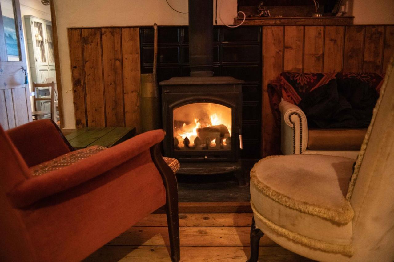 Manorbier Castle Inn Sunset Room ภายนอก รูปภาพ