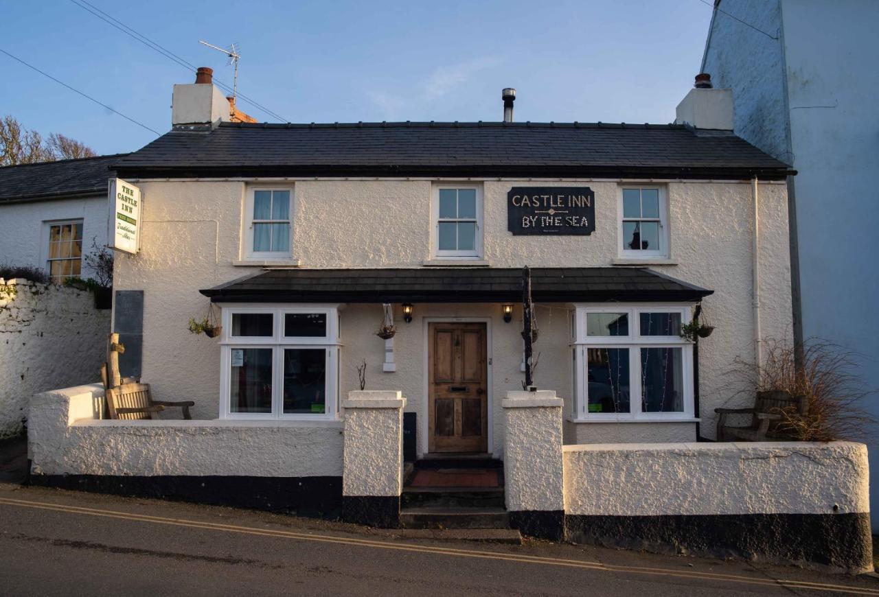 Manorbier Castle Inn Sunset Room ภายนอก รูปภาพ